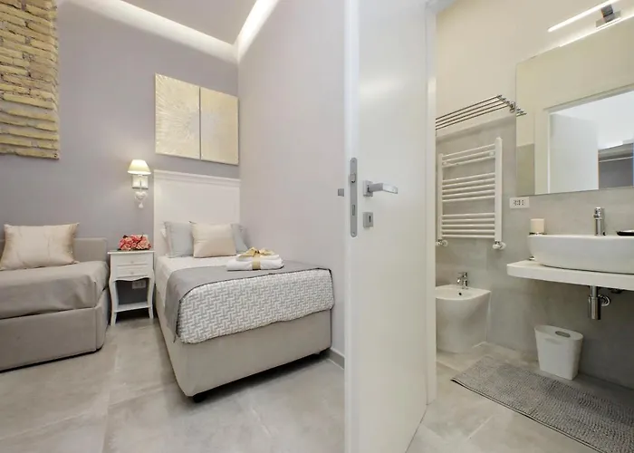 Roman Holiday Suites Affittacamere 4*