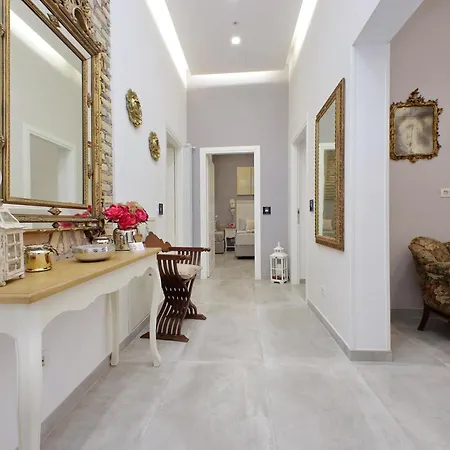 Roman Holiday Suites * 罗马