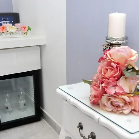 Roman Holiday Suites 4*