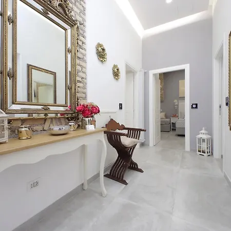 Casa de hóspedes Roman Holiday Suites *