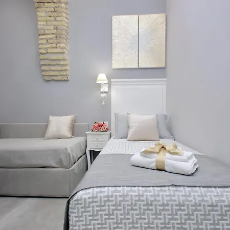 Casa de hóspedes Roman Holiday Suites *