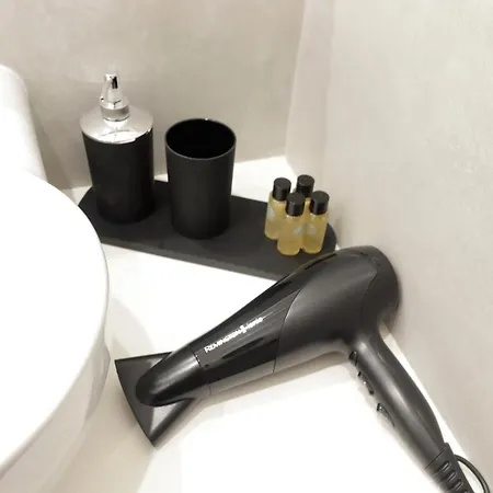 Roman Holiday Suites 4*