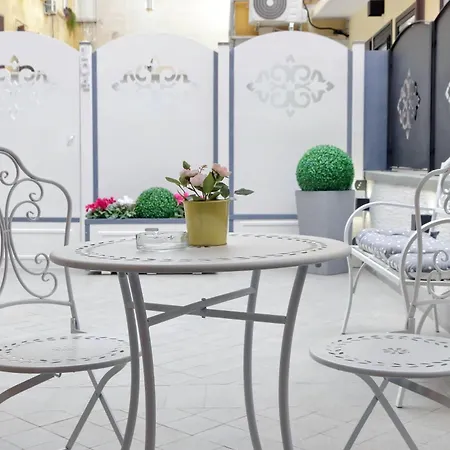 Roman Holiday Suites Pensionat