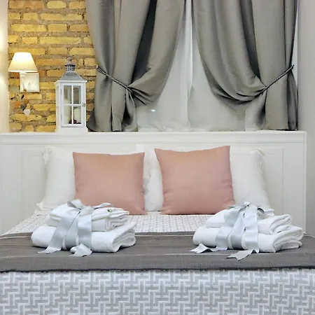 Roman Holiday Suites Pensionat