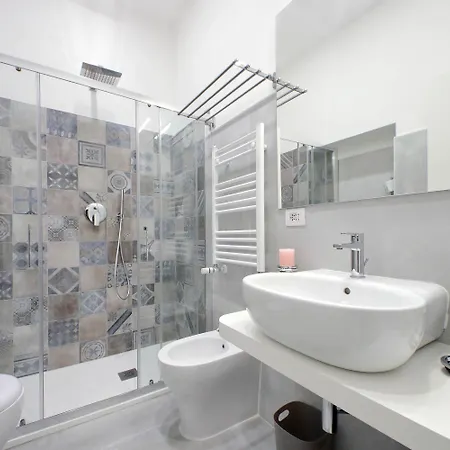 Pensionat Roman Holiday Suites 4*