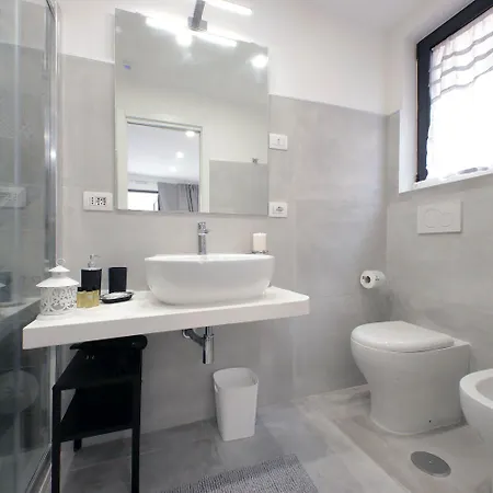 Pensionat Roman Holiday Suites 4*