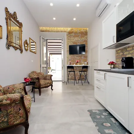 Pensionat Roman Holiday Suites