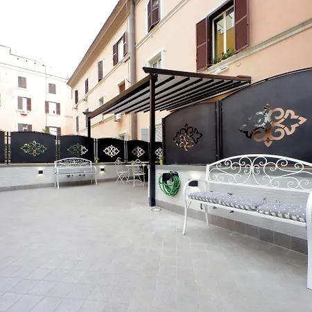 Roman Holiday Suites 4* Rom