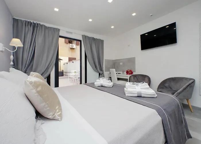 بيت ضيافة Roman Holiday Suites روما