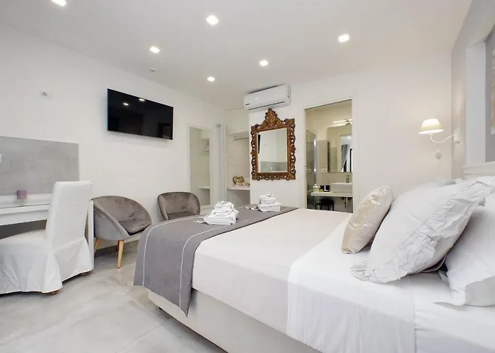 Roman Holiday Suites ゲストハウス ローマ